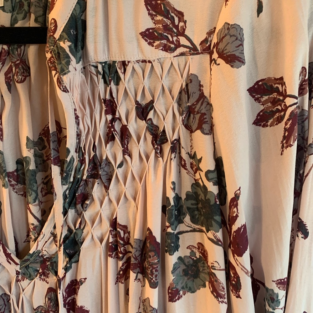 Pretty Free People Blouse excellent used condition